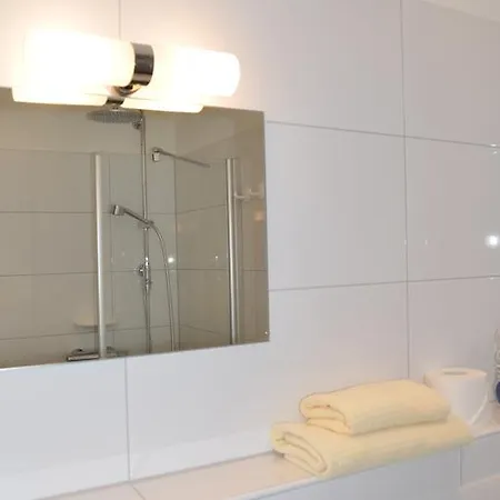 ホテル Hellmanns Bremers Bauerndiele Wiefelstede