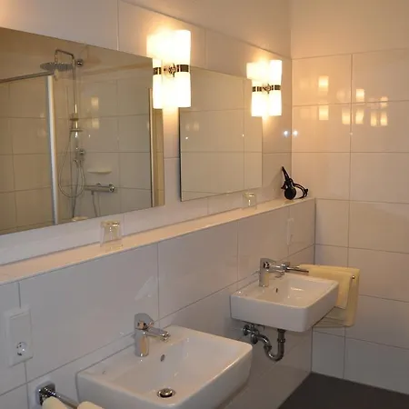 Hellmanns Bremers Bauerndiele 3* Wiefelstede