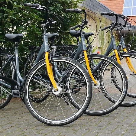 Hellmanns Bremers Bauerndiele ホテル Wiefelstede