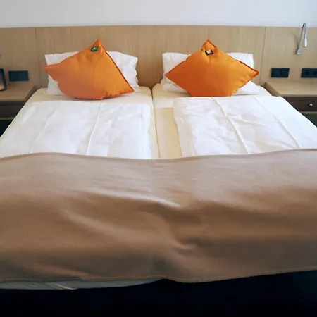 Hellmanns Bremers Bauerndiele ホテル 3*